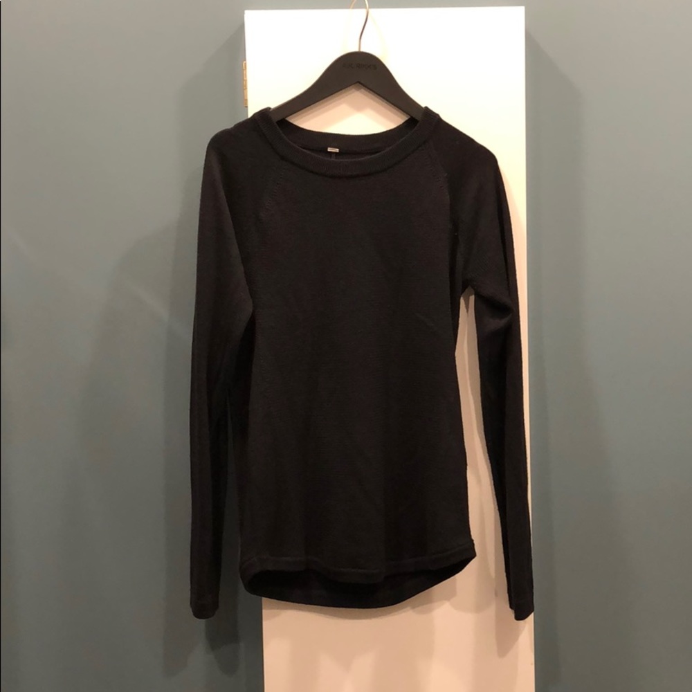 LuluLemon Black Sweater Size 8